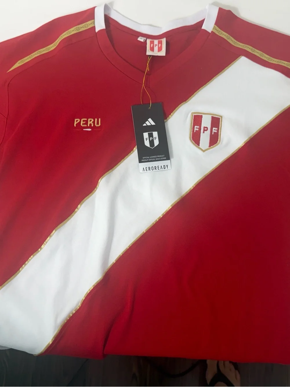 Jersey adidas, Red and White Peru Football Soccer Jersey with Gold Trim.